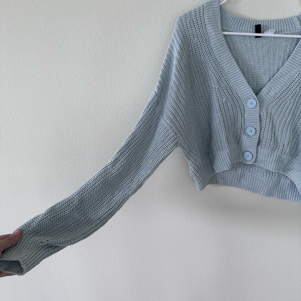 H&M Light Blue Women's Sweater - Picture 2 of 6